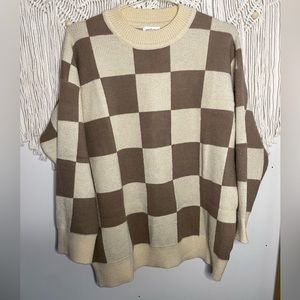 Neutral checkered sweater - large